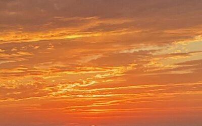 Fun and Fellowship: Sunset Cocktails at Residents Beach